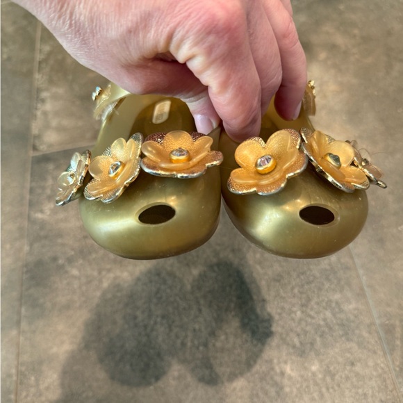 Mini Melissa Ultragirl gold flowers shoes - Picture 6 of 9